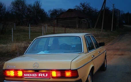 Mercedes-Benz W123, 1980 год, 550 000 рублей, 3 фотография