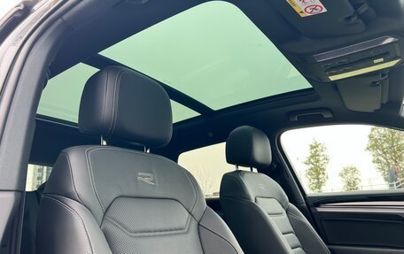 Volkswagen Touareg III, 2025 год, 12 000 000 рублей, 25 фотография