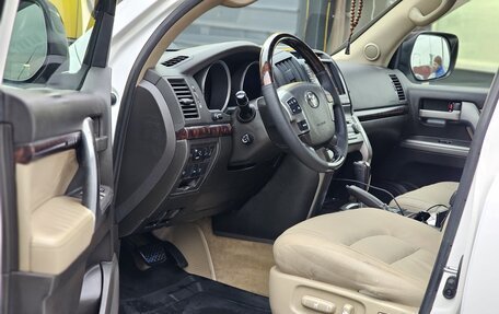 Toyota Land Cruiser 200, 2010 год, 2 850 000 рублей, 2 фотография