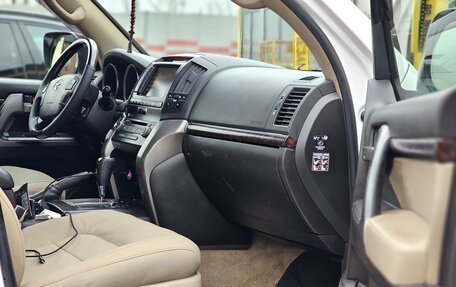 Toyota Land Cruiser 200, 2010 год, 2 850 000 рублей, 7 фотография