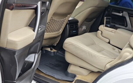 Toyota Land Cruiser 200, 2010 год, 2 850 000 рублей, 8 фотография