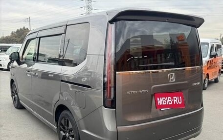 Honda Stepwgn, 2022 год, 1 905 000 рублей, 5 фотография