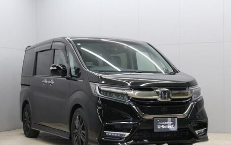 Honda Stepwgn IV, 2017 год, 1 650 000 рублей, 2 фотография