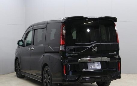 Honda Stepwgn IV, 2017 год, 1 650 000 рублей, 4 фотография
