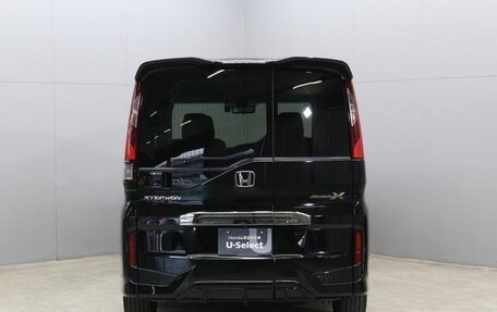 Honda Stepwgn IV, 2017 год, 1 650 000 рублей, 6 фотография