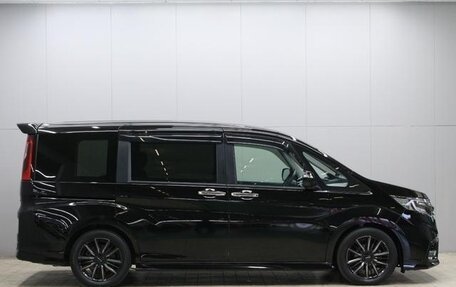 Honda Stepwgn IV, 2017 год, 1 650 000 рублей, 8 фотография