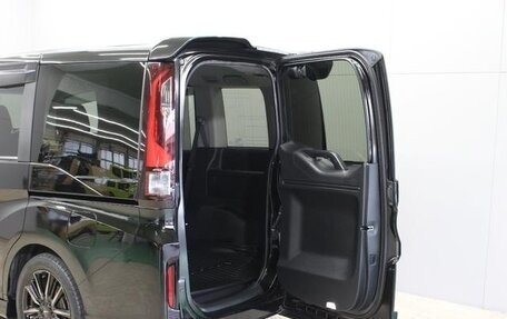 Honda Stepwgn IV, 2017 год, 1 650 000 рублей, 15 фотография