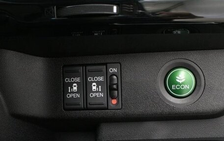 Honda Stepwgn IV, 2017 год, 1 650 000 рублей, 28 фотография