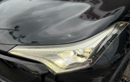 Toyota C-HR I рестайлинг, 2017 год, 1 720 000 рублей, 12 фотография