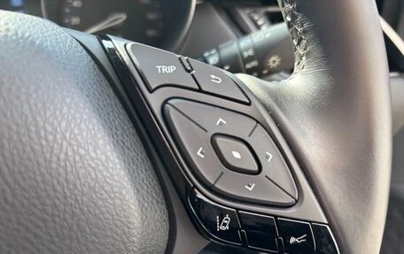 Toyota C-HR I рестайлинг, 2017 год, 1 720 000 рублей, 16 фотография