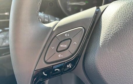 Toyota C-HR I рестайлинг, 2017 год, 1 720 000 рублей, 19 фотография