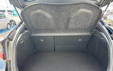 Toyota C-HR I рестайлинг, 2017 год, 1 720 000 рублей, 20 фотография