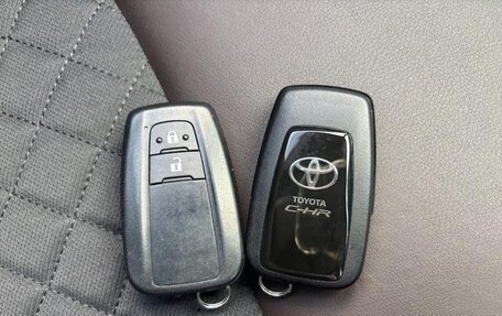 Toyota C-HR I рестайлинг, 2017 год, 1 720 000 рублей, 23 фотография