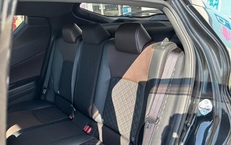 Toyota C-HR I рестайлинг, 2017 год, 1 720 000 рублей, 27 фотография