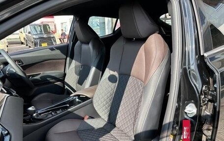 Toyota C-HR I рестайлинг, 2017 год, 1 720 000 рублей, 28 фотография