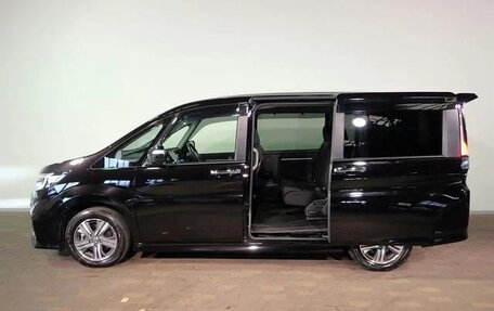 Honda Stepwgn, 2022 год, 2 005 000 рублей, 5 фотография