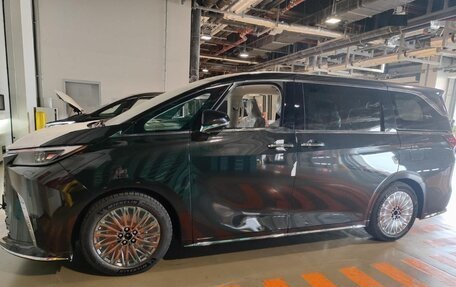 Lexus LM, 2025 год, 18 990 000 рублей, 2 фотография