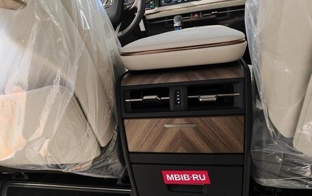 Lexus LM, 2025 год, 18 990 000 рублей, 13 фотография