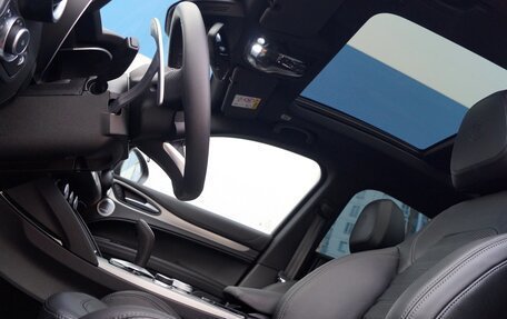 Alfa Romeo Stelvio, 2024 год, 6 950 000 рублей, 16 фотография