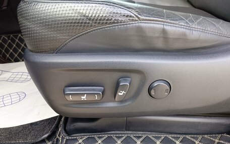 Toyota Land Cruiser Prado 150 рестайлинг 2, 2013 год, 3 099 000 рублей, 10 фотография