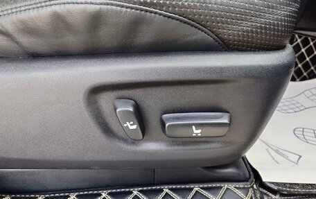 Toyota Land Cruiser Prado 150 рестайлинг 2, 2013 год, 3 099 000 рублей, 16 фотография