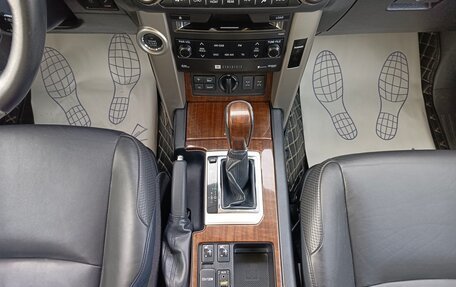 Toyota Land Cruiser Prado 150 рестайлинг 2, 2013 год, 3 099 000 рублей, 25 фотография