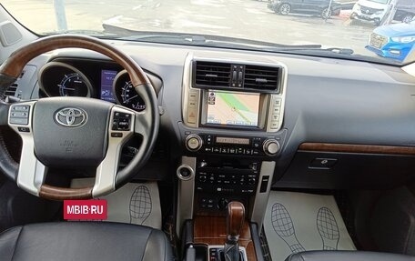 Toyota Land Cruiser Prado 150 рестайлинг 2, 2013 год, 3 099 000 рублей, 18 фотография