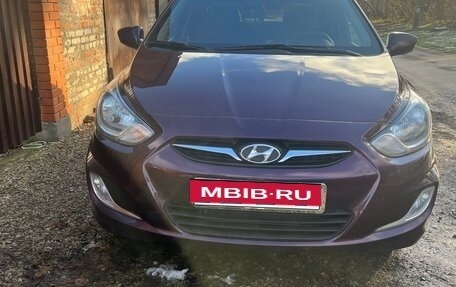 Hyundai Solaris II рестайлинг, 2011 год, 630 000 рублей, 2 фотография