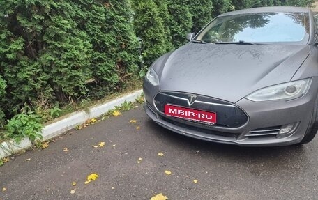 Tesla Model S I, 2012 год, 2 100 000 рублей, 1 фотография
