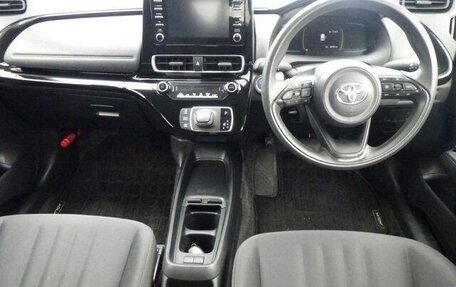 Toyota Aqua, 2022 год, 1 230 001 рублей, 5 фотография