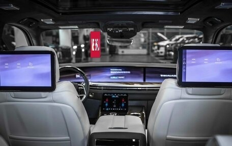 Cadillac Escalade V, 2025 год, 23 655 000 рублей, 25 фотография