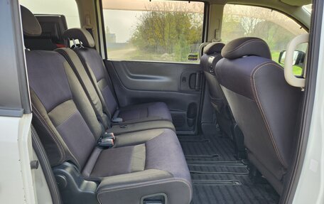 Nissan Serena III, 2006 год, 915 000 рублей, 16 фотография