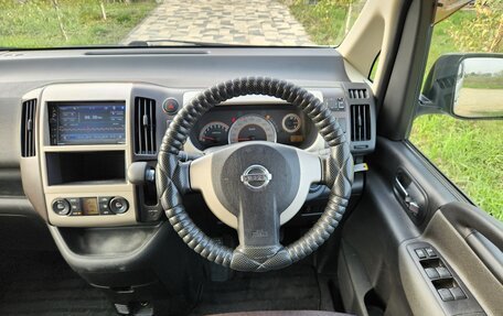 Nissan Serena III, 2006 год, 915 000 рублей, 23 фотография