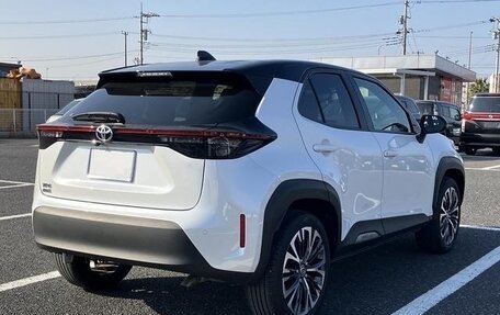 Toyota Yaris Cross, 2022 год, 1 560 001 рублей, 3 фотография