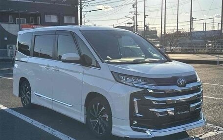 Toyota Noah III, 2021 год, 2 180 001 рублей, 3 фотография