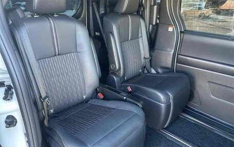 Toyota Noah III, 2021 год, 2 180 001 рублей, 21 фотография