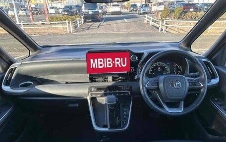 Toyota Noah III, 2021 год, 2 180 001 рублей, 10 фотография