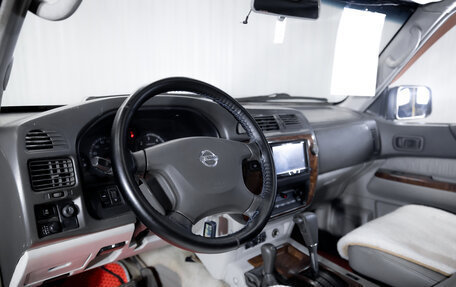 Nissan Patrol, 2003 год, 1 049 000 рублей, 15 фотография