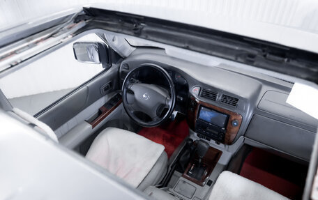 Nissan Patrol, 2003 год, 1 049 000 рублей, 31 фотография