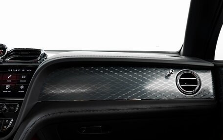 Bentley Bentayga I, 2023 год, 293 575 рублей, 29 фотография