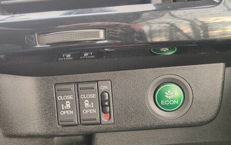 Honda Stepwgn IV, 2016 год, 1 940 000 рублей, 7 фотография