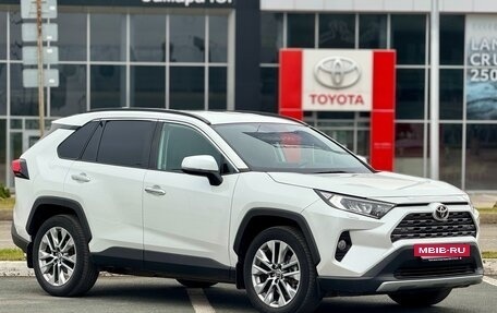 Toyota RAV4, 2020 год, 3 290 000 рублей, 3 фотография