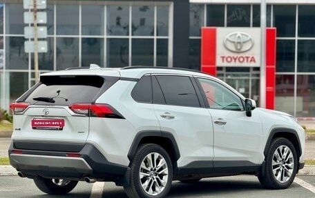 Toyota RAV4, 2020 год, 3 290 000 рублей, 8 фотография