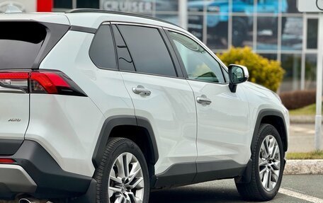 Toyota RAV4, 2020 год, 3 290 000 рублей, 11 фотография