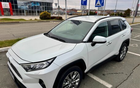 Toyota RAV4, 2020 год, 3 290 000 рублей, 20 фотография