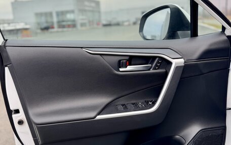 Toyota RAV4, 2020 год, 3 290 000 рублей, 24 фотография