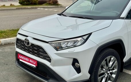 Toyota RAV4, 2020 год, 3 290 000 рублей, 12 фотография
