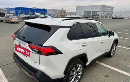 Toyota RAV4, 2020 год, 3 290 000 рублей, 21 фотография