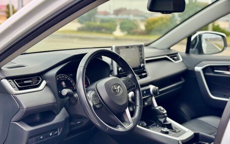 Toyota RAV4, 2020 год, 3 290 000 рублей, 26 фотография