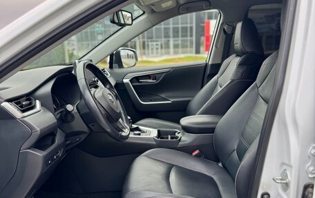 Toyota RAV4, 2020 год, 3 290 000 рублей, 27 фотография